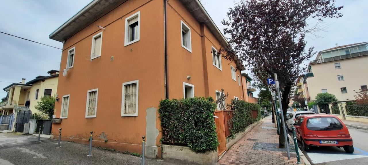 Zsuzsa Lak Lägenhet Mestre Exteriör bild